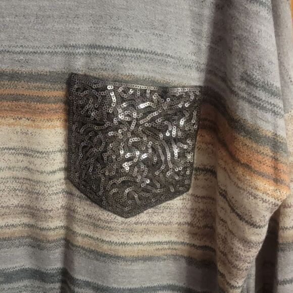 Women's 1XL V Neck Long Sleeve NWOT - Picture 3 of 5